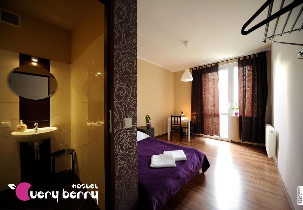Very Berry Hostel - Old Town, Parking, Lift, Reception 24H Poznań Esterno foto